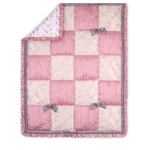 The Peanutshell Bella organic cotton crib quilt and sheet set pink, cream - Picture 4 of 17